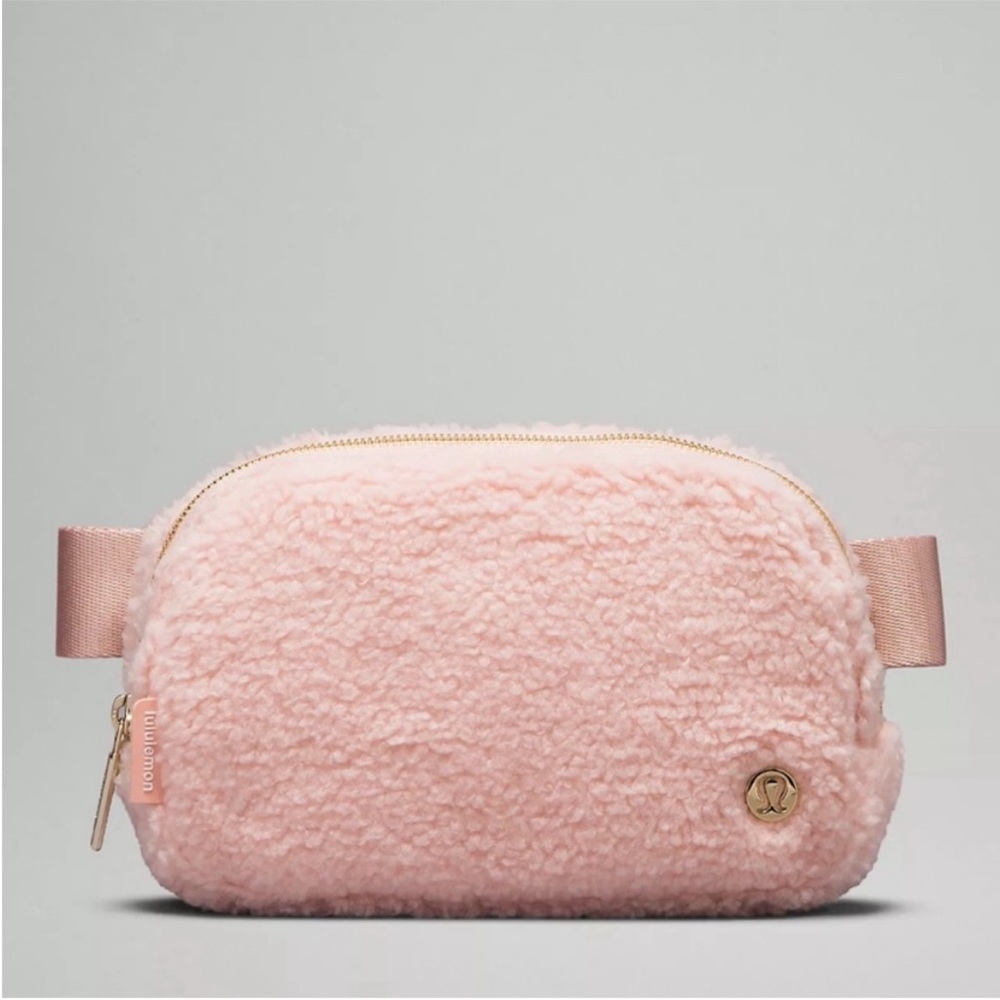 Lululemon Everywhere Belt Bag Fleece 1L Pink Mist Gold 00866 NWT